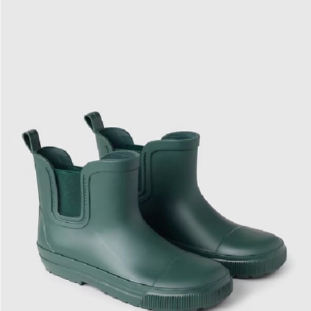 Kids Waterproof Chelsea Rain Boots in Dark Green Size 9/10